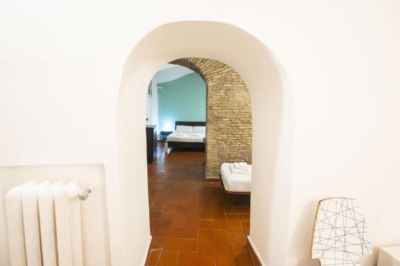 Campo De Fiori Grotto Apartment โรม ภายนอก รูปภาพ
