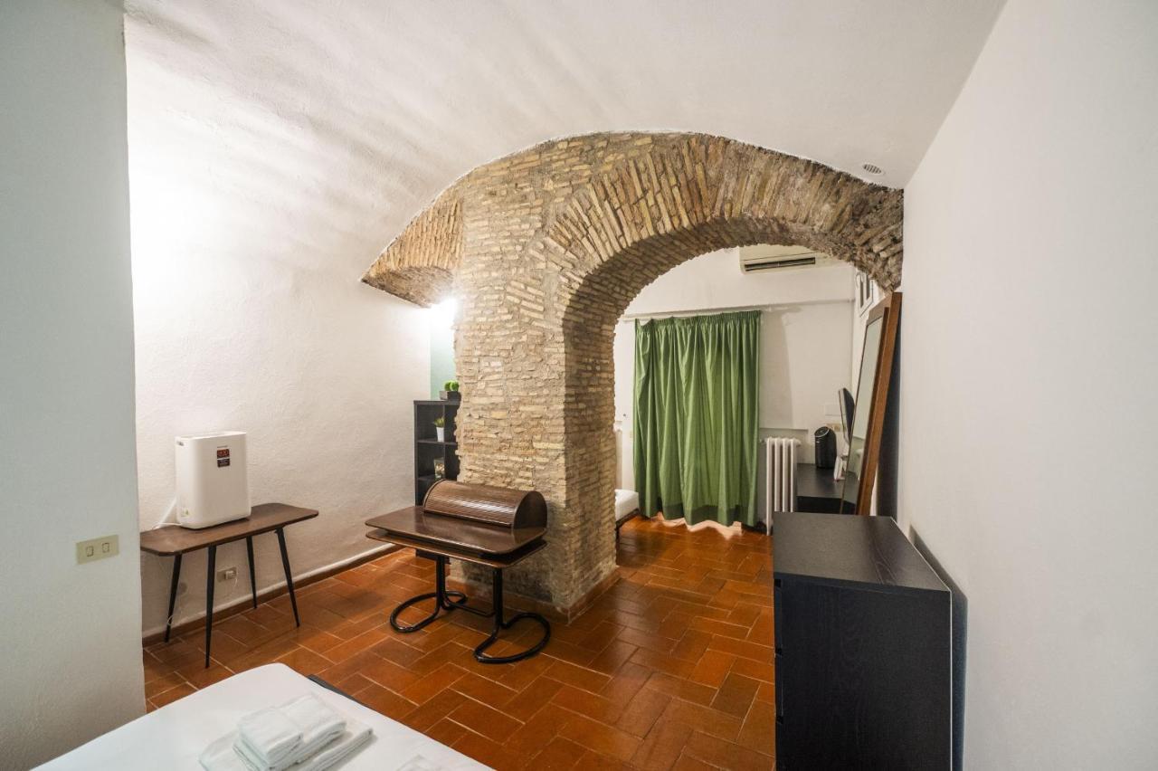 Campo De Fiori Grotto Apartment โรม ภายนอก รูปภาพ